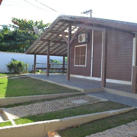 0006.06 -Maranduba - Chale -2 Dorm - 8 Pess - 3 Quadras Do Mar - Piscina Coletiva - Wifi Churrasqueira,Ar Condicionado Ubatuba Eksteriør bilde